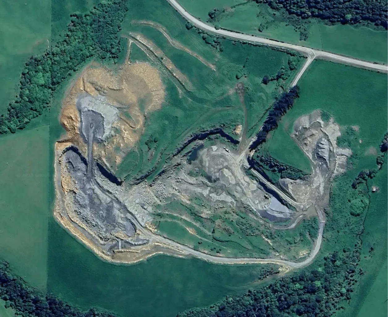Satellite image of Blackhead Quarries’ Lee Stream operation with quarry pits, access roads and water-filled settling ponds.